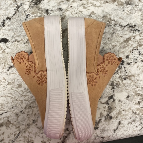 See By Chloe Scalloped Slip-On Loafers - Picture 5 of 9